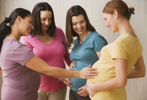 group_of_pregnant_women.